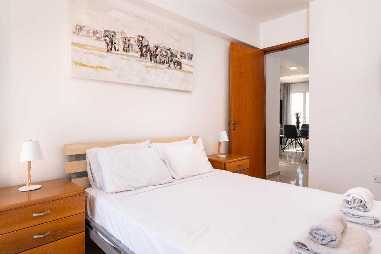 The Saline Views Makenzy Apartment Larnaca Exterior photo