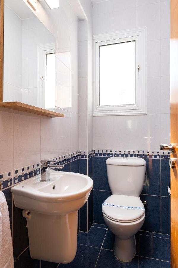 The Saline Views Makenzy Apartment Larnaca Exterior photo