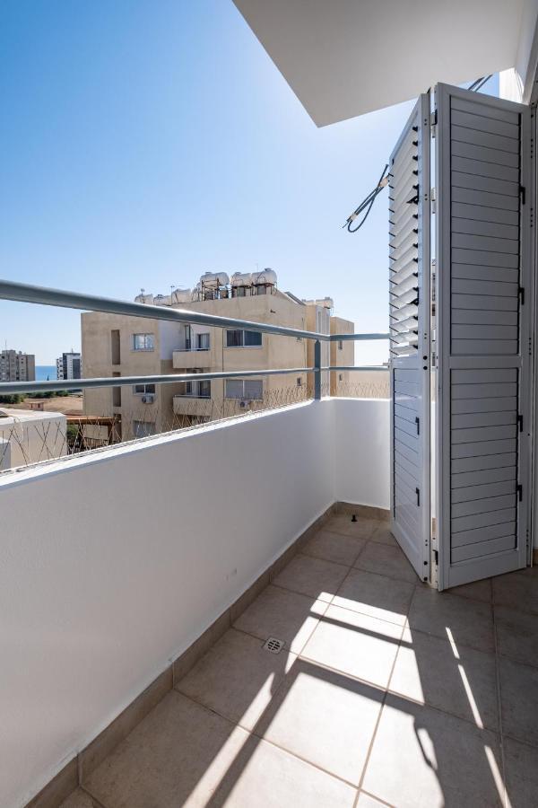 The Saline Views Makenzy Apartment Larnaca Exterior photo